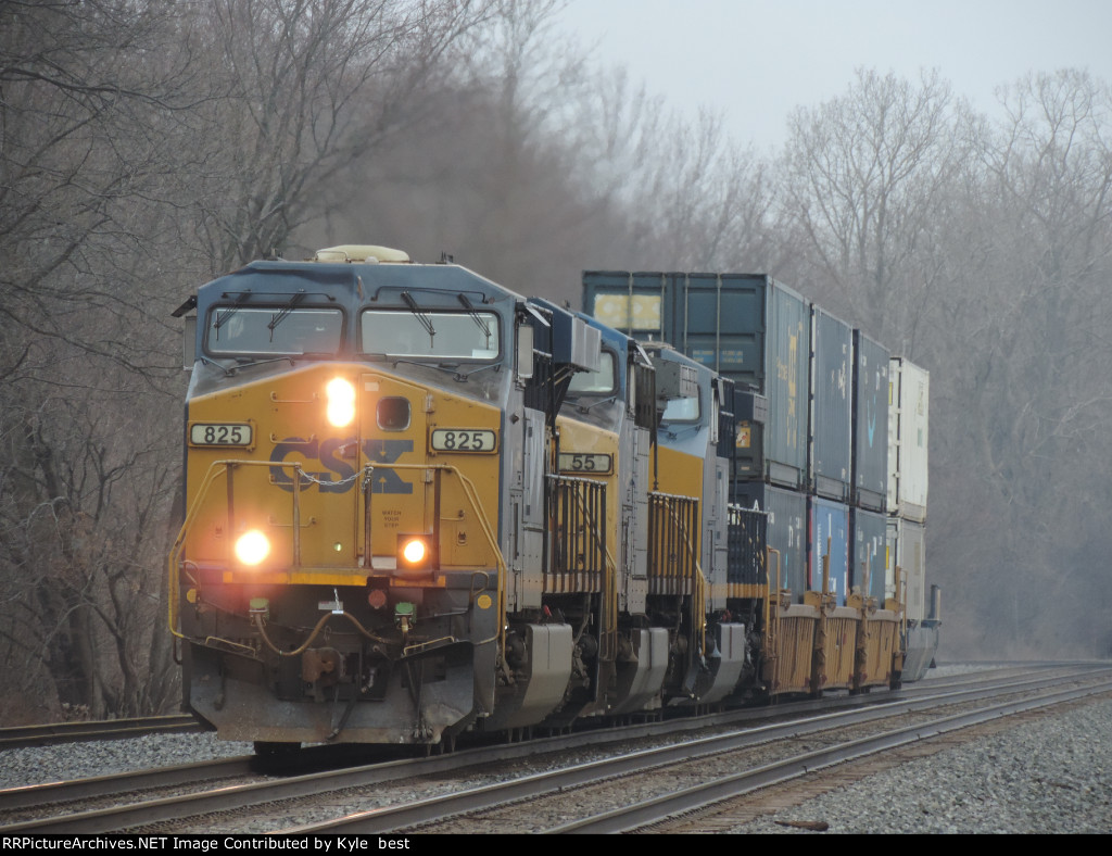 3 engines and 4 cars